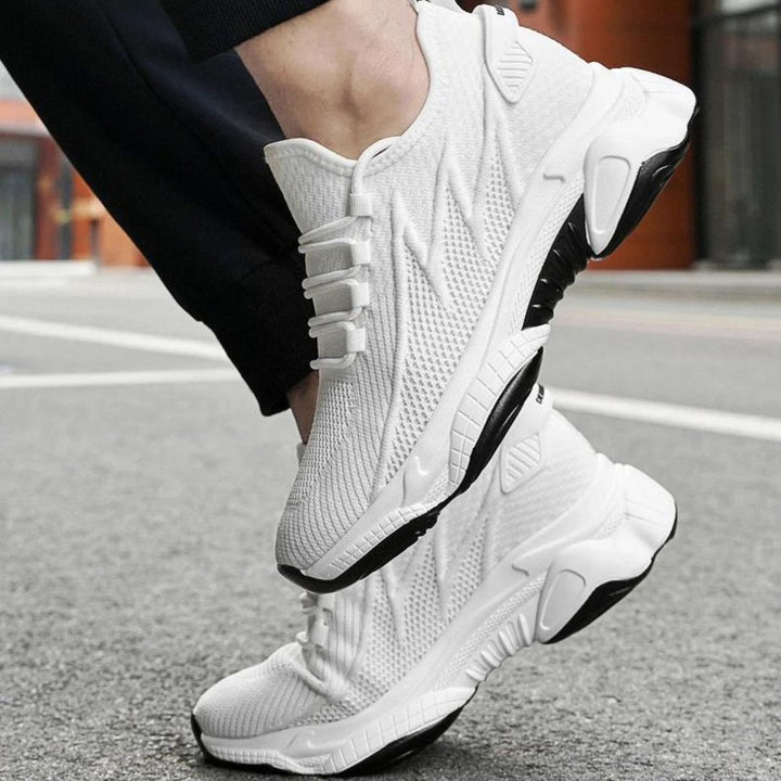 Chunky Urban-Sneaker mit Mesh-Details in Weiß