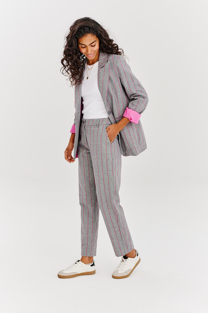 Graue Stoffhose mit pinken Nadelstreifen für Damen