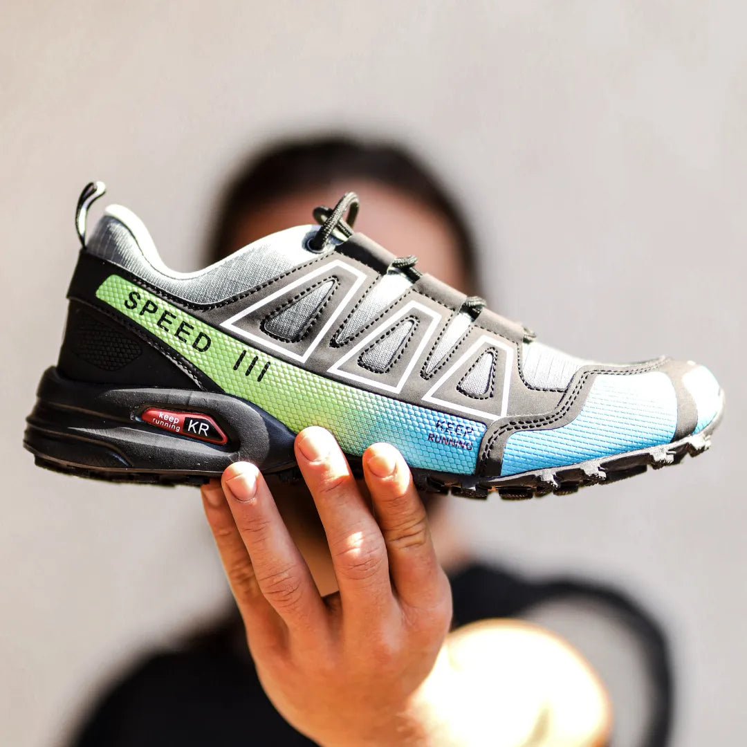 Wetterfester Urban-Trail Sneaker in Schwarz/Neon