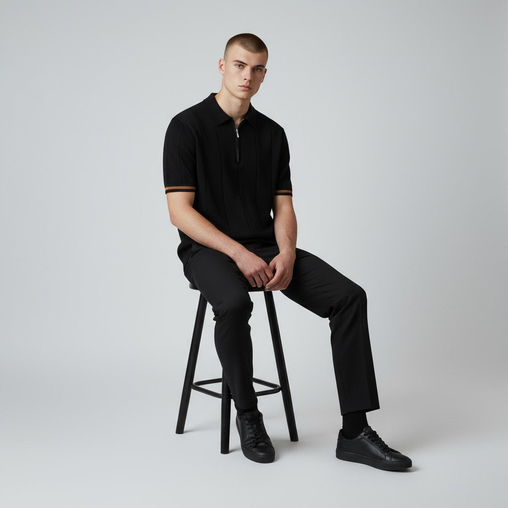 Dunkelblaues Strick-Poloshirt mit Reißverschluss und Kontraststreifen