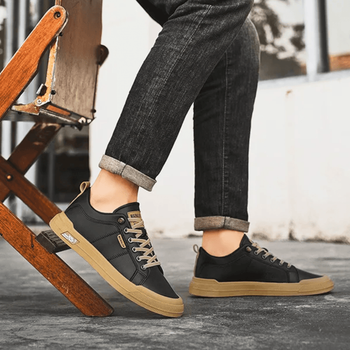 Cleaner Casual-Sneaker mit Camel-Akzenten