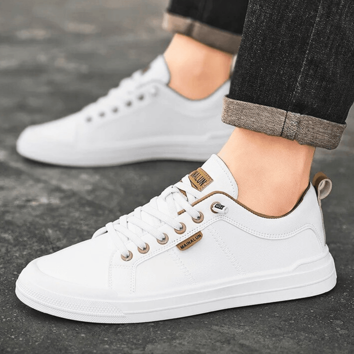 Cleaner Casual-Sneaker mit Camel-Akzenten